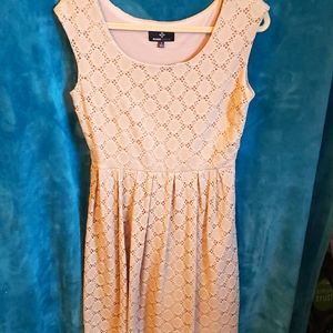 RONNI NICOLE size 8 beige colored round neck sleevless midi dress